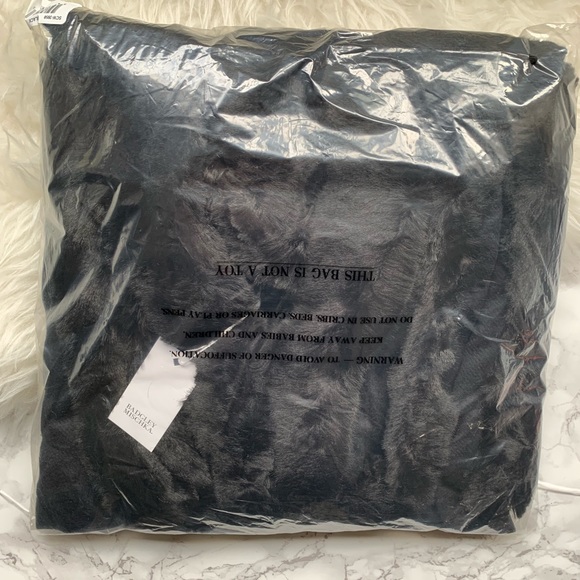 Badgley Mischka Large wrap w/faux chinchilla Black - Picture 5 of 7